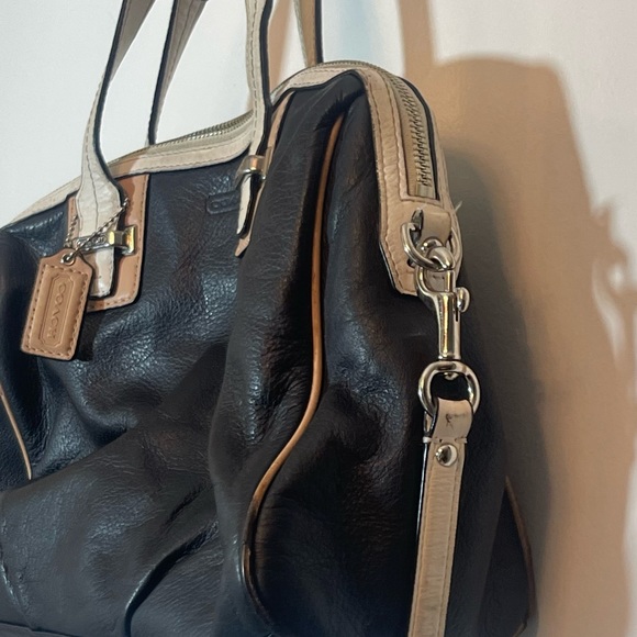 Coach Bag - Picture 9 of 12